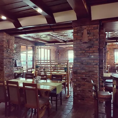 Restoran I Prenociste Dobor Kula No1