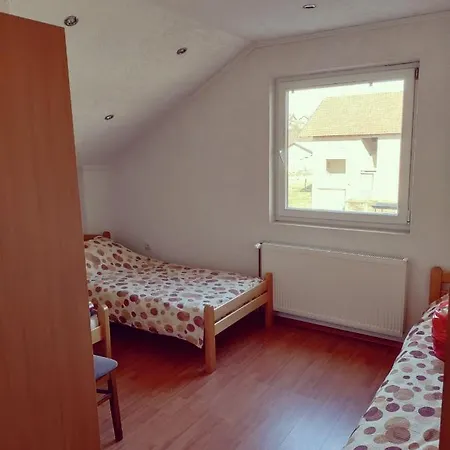 Panzió Restoran I Prenociste Dobor Kula No1 *